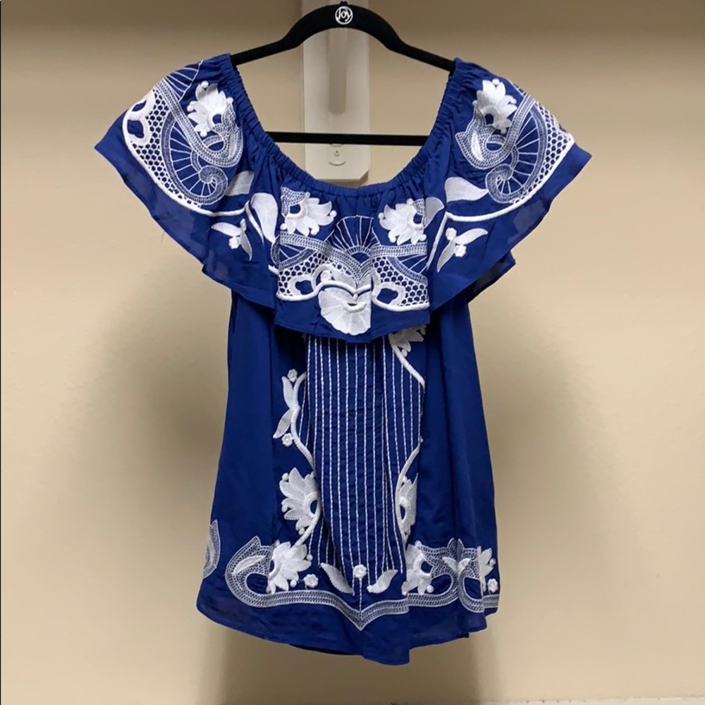 Blouse.
